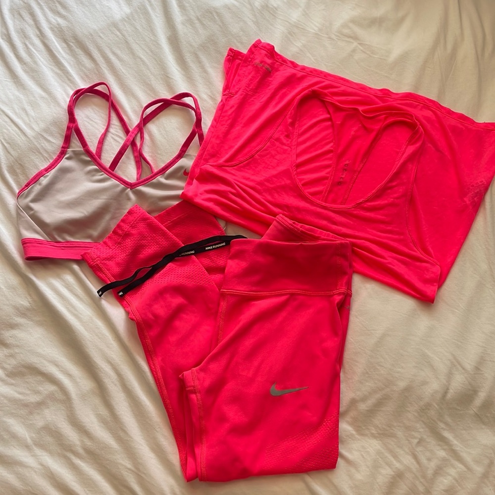 Hot pink Nike workout set bundle
